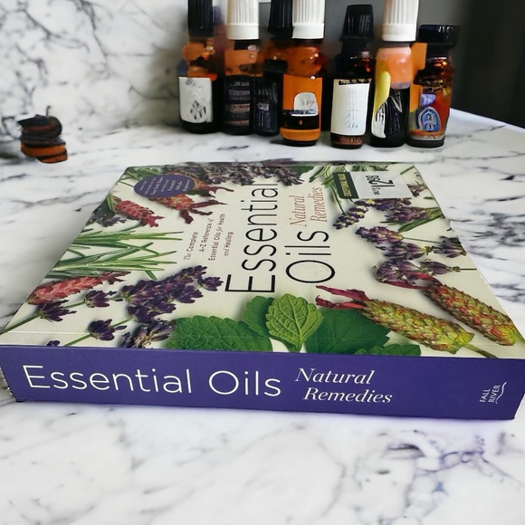 ESSENTIAL OILS NATURAL REMEDIES. THE COMPLETE A-Z REFERENCE GUIDE BOOK. NEW! - Picture 2 of 12